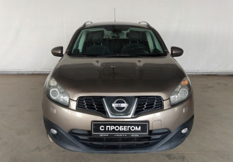 Подержанный автомобиль Nissan Qashqai+2 2012 года (2 фото)