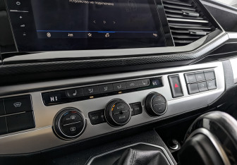 Подержанный автомобиль Volkswagen Multivan 2020 года (20 фото)