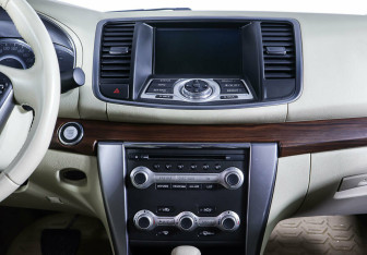 Подержанный автомобиль Nissan Teana 2012 года (13 фото)