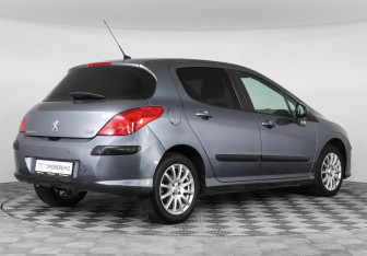 Подержанный автомобиль Peugeot 308 Hatchback 2009 года (5 фото)