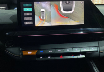 Подержанный автомобиль Changan UNI-V 2023 года (18 фото)