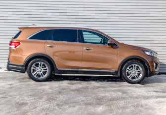 Подержанный автомобиль Kia Sorento 2017 года (4 фото)