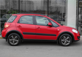 Подержанный автомобиль Suzuki SX4 Hatchback 2011 года (4 фото)
