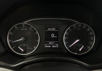 Подержанный автомобиль Skoda Octavia Wagon 2013 года (13 фото)
