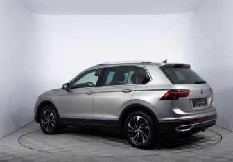 Подержанный автомобиль Volkswagen Tiguan 2021 года (7 фото)
