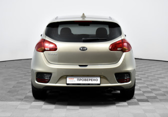 Подержанный автомобиль Kia Ceed Hatchback 2017 года (18 фото)