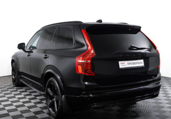 Подержанный автомобиль Volvo XC90 2017 года (7 фото)