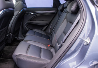 Подержанный автомобиль Geely Tugella 2023 года (11 фото)