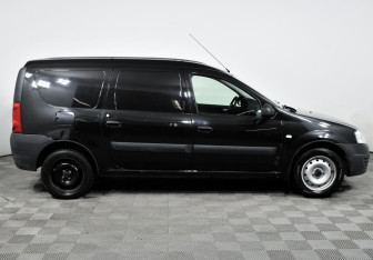 Подержанный автомобиль LADA (ВАЗ) Largus Wagon 2020 года (4 фото)