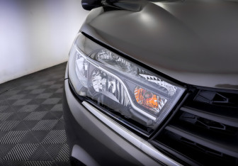 Подержанный автомобиль LADA (ВАЗ) Vesta Sedan 2016 года (17 фото)
