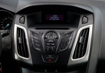 Подержанный автомобиль Ford Focus Hatchback 2011 года (12 фото)