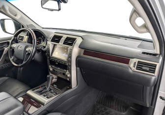 Подержанный автомобиль Lexus GX 2017 года (11 фото)