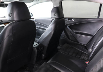 Подержанный автомобиль Volkswagen Passat Sedan 2009 года (12 фото)