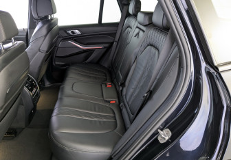 Подержанный автомобиль BMW X5 2020 года (12 фото)