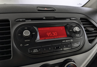 Подержанный автомобиль Kia Picanto 2013 года (26 фото)