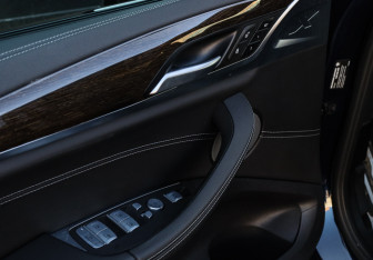 Подержанный автомобиль BMW X3 2022 года (22 фото)