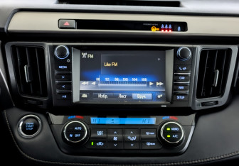 Подержанный автомобиль Toyota RAV4 2019 года (15 фото)