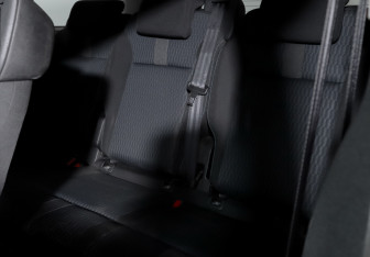 Подержанный автомобиль Peugeot Traveller 2017 года (18 фото)