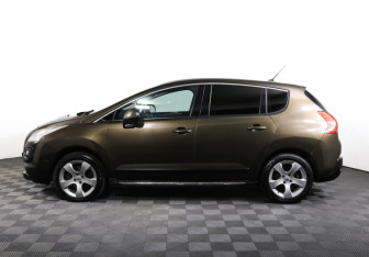 Подержанный автомобиль Peugeot 3008 2012 года (8 фото)