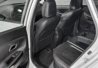 Подержанный автомобиль Kia Ceed GT 2014 года (11 фото)