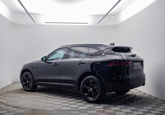 Подержанный автомобиль Jaguar F-Pace 2018 года (7 фото)