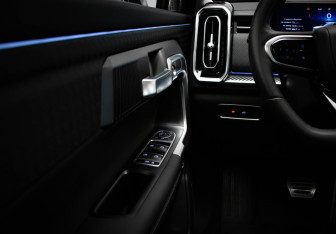 Подержанный автомобиль Jaecoo J7 2023 года (13 фото)