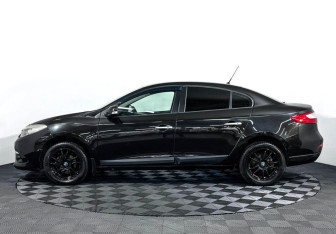 Подержанный автомобиль Renault Fluence 2013 года (8 фото)