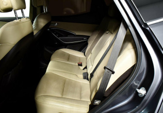 Подержанный автомобиль Hyundai Santa Fe 2016 года (13 фото)