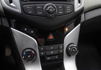 Подержанный автомобиль Chevrolet Cruze Sedan 2013 года (18 фото)