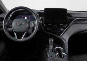 Подержанный автомобиль Toyota Camry Sedan 2023 года (12 фото)
