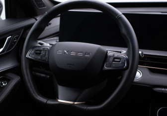 Подержанный автомобиль Exeed LX 2024 года (15 фото)