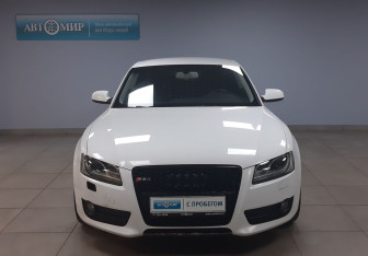 Подержанный автомобиль Audi A5 Coupe 2010 года (2 фото)