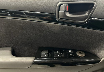 Подержанный автомобиль Hyundai Sonata 2008 года (18 фото)