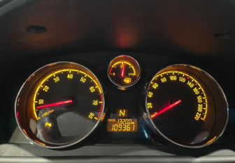 Подержанный автомобиль Opel Antara 2013 года (14 фото)