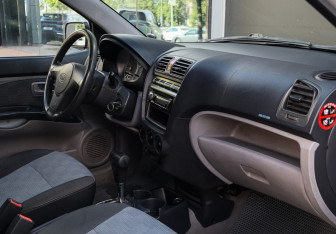 Подержанный автомобиль Kia Picanto 2007 года (7 фото)