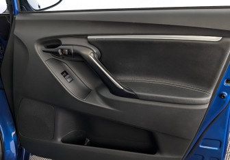 Подержанный автомобиль Toyota Verso 2014 года (25 фото)