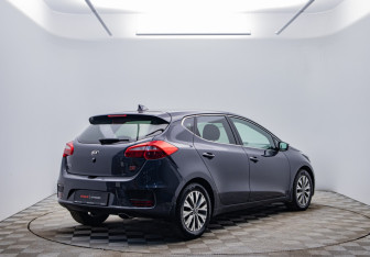 Подержанный автомобиль Kia Ceed Hatchback 2017 года (5 фото)
