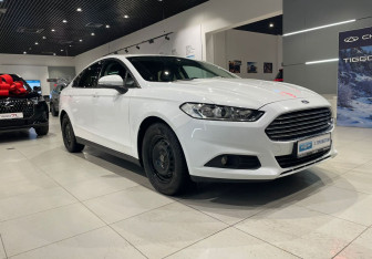 Подержанный автомобиль Ford Mondeo Sedan 2015 года (3 фото)