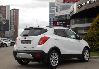 Подержанный автомобиль Opel Mokka 2014 года (4 фото)