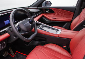 Подержанный автомобиль Exeed RX 2024 года (10 фото)