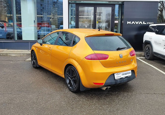 Подержанный автомобиль SEAT Leon Hatchback 2011 года (7 фото)