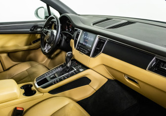 Подержанный автомобиль Porsche Macan 2016 года (9 фото)