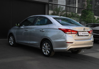 Подержанный автомобиль Changan Alsvin 2023 года (6 фото)