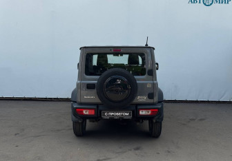 Подержанный автомобиль Suzuki Jimny 2020 года (7 фото)
