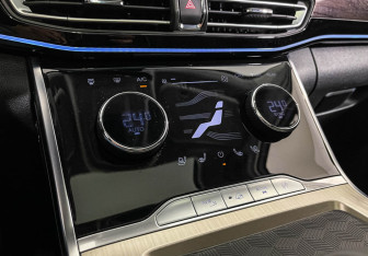 Подержанный автомобиль Exeed VX 2022 года (14 фото)