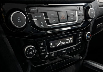 Подержанный автомобиль Geely Emgrand X7 2019 года (21 фото)