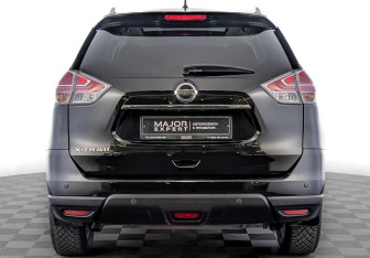 Подержанный автомобиль Nissan X-Trail 2016 года (6 фото)