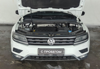 Подержанный автомобиль Volkswagen Tiguan 2020 года (17 фото)
