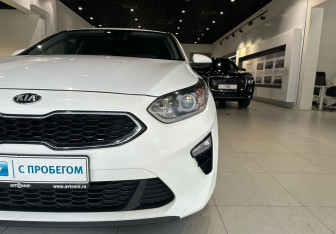Подержанный автомобиль Kia Ceed Hatchback 2018 года (7 фото)