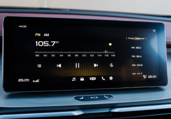 Подержанный автомобиль Geely Coolray 2023 года (19 фото)